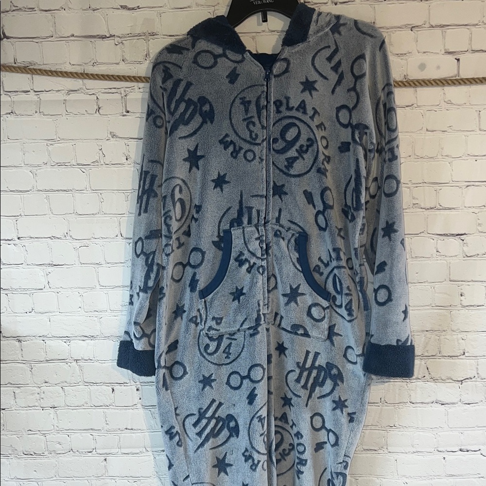 Men’s Medium Blue Harry Potter Fleece Onesie- Hogwarts. Exc condition